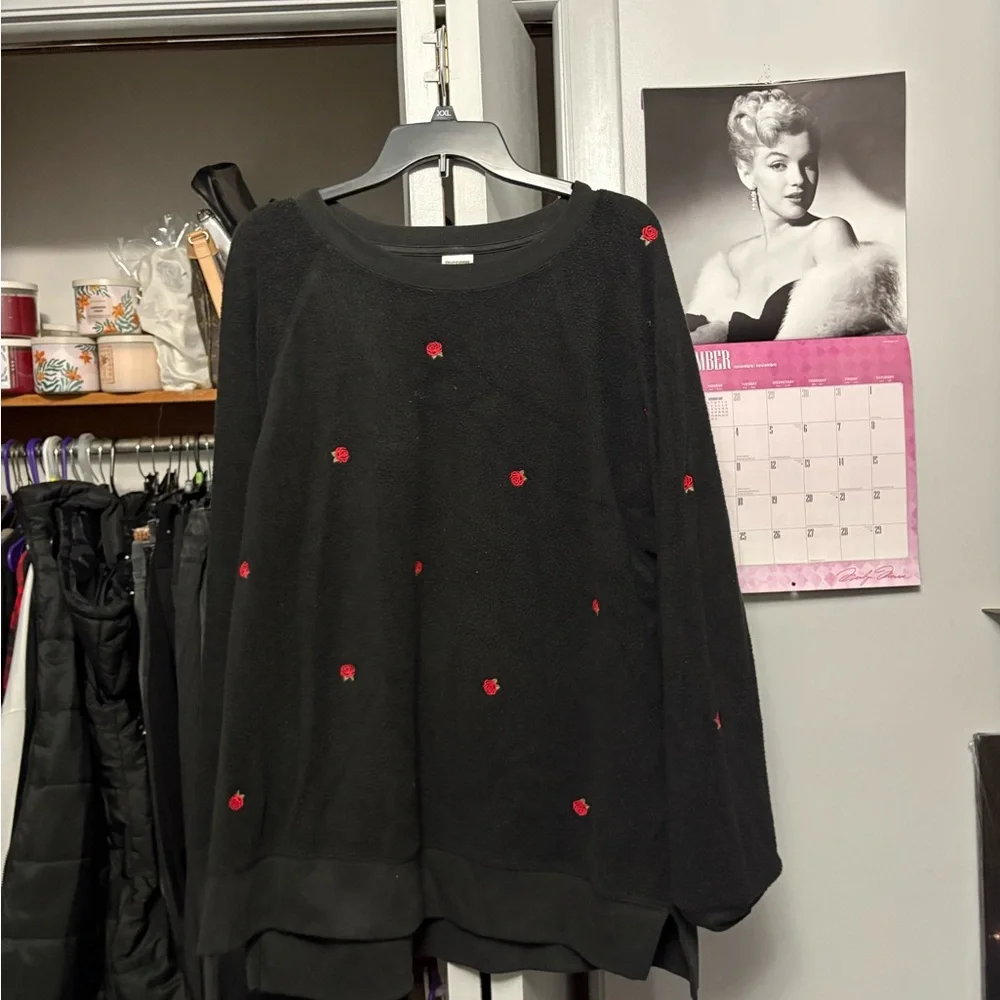 Victoria’s Secret PINK Black sweatshirt with Red Embroidery roses - Picture 1 of 4